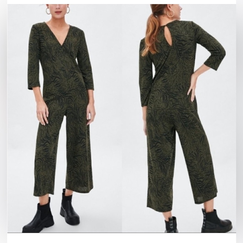Zara 3/4 sleeve crop jumpsuit with zipper in back size small EUC